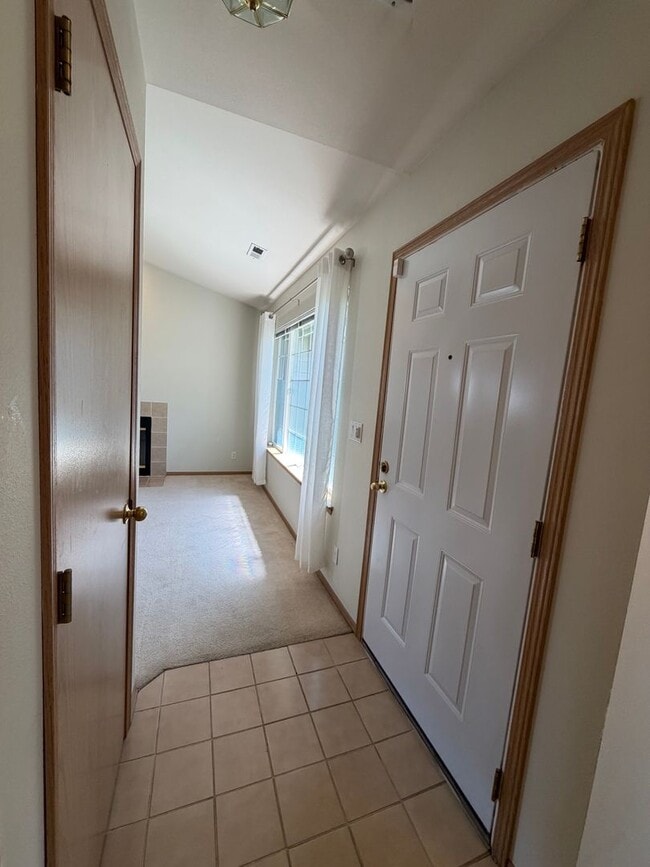 Building Photo - Everett 3 Bedroom Rambler