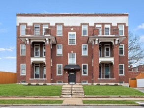 Building Photo - 3176 Gustine Ave