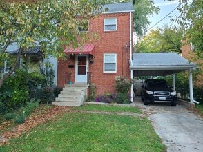 Building Photo - 6907 Little Falls Rd