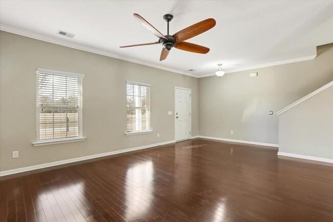 Building Photo - Cute 3 bedroom 2 bath