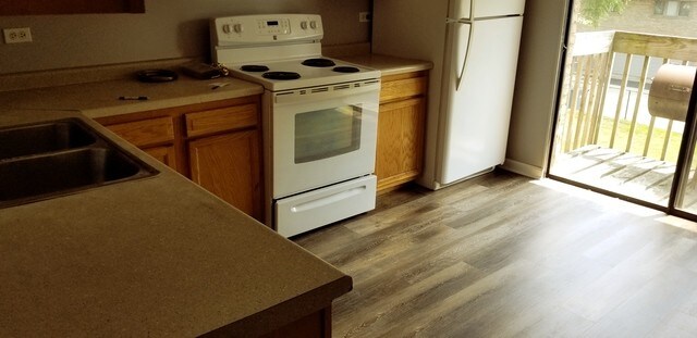Building Photo - 8306 Woodland Dr