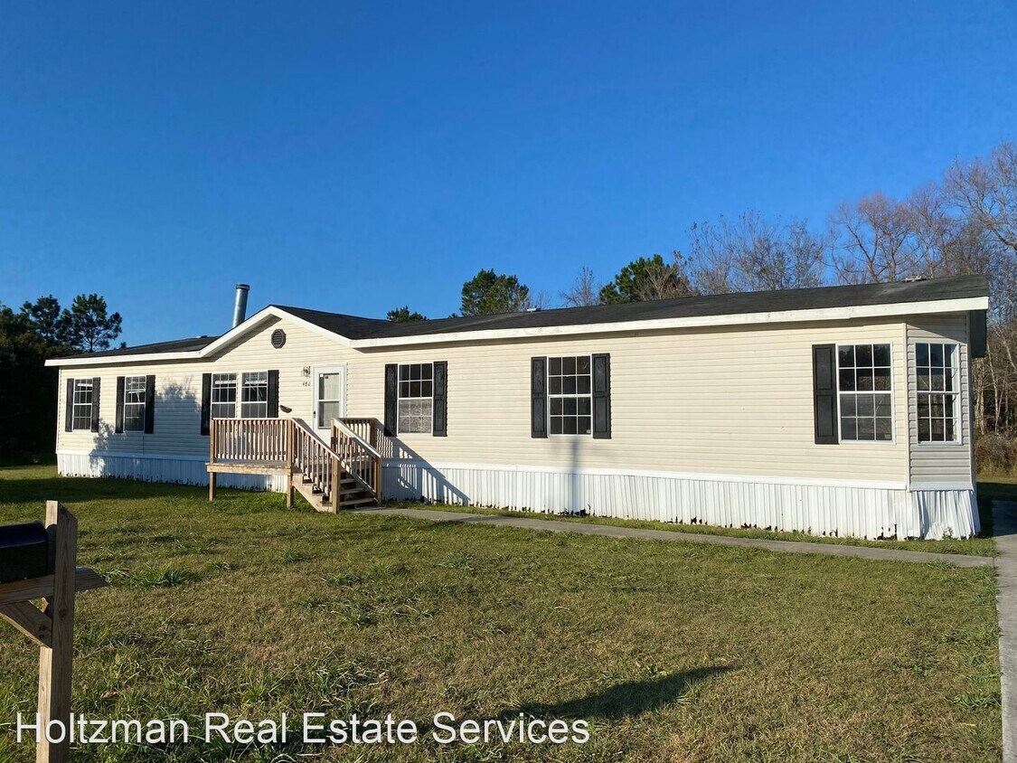 4 br, 2 bath House 480 NE Persimmon Blvd House Rental in Ludowici