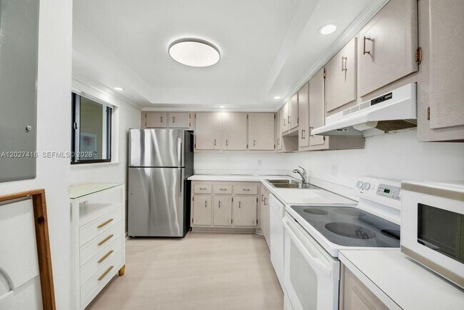 Building Photo - 200 Ocean Trail Way