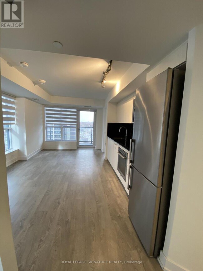 Photo du bâtiment - 5 Mabelle Ave