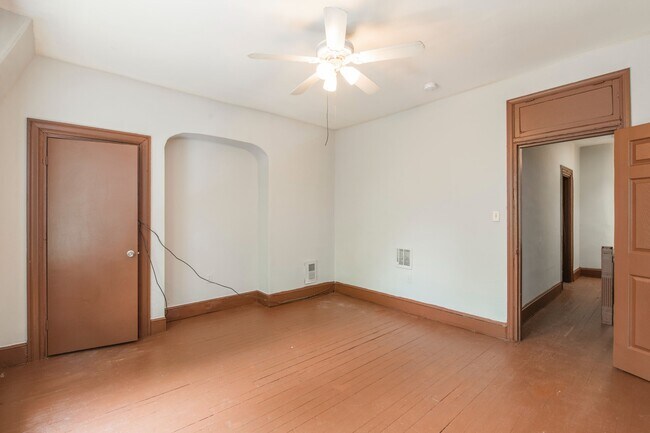 Foto del edificio - 2332 N Park Ave