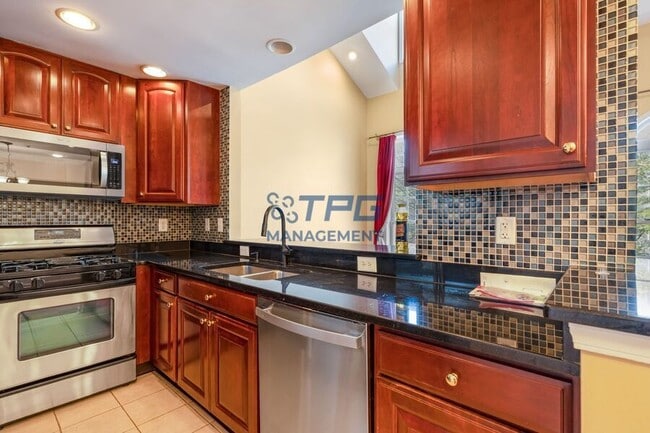 Building Photo - 117 Donato Cir