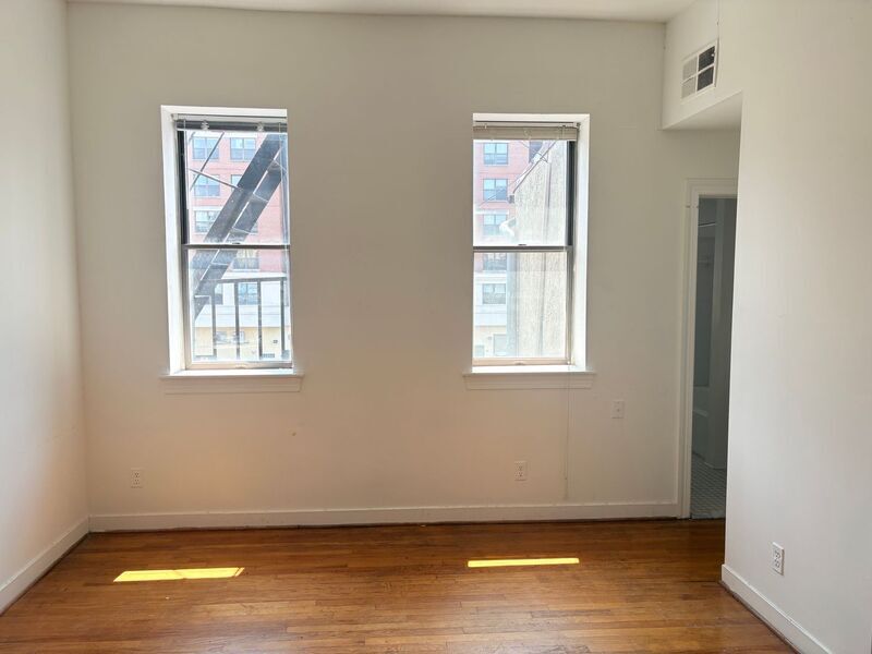 Foto del edificio - 13 W Preston St