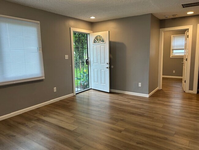 Foto del edificio - 3 Bedroom, 2 Bath Ranch Home w/Central Air