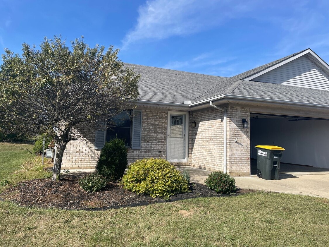 Primary Photo - Beautiful, Large Duplex in a quiet Brookvi...