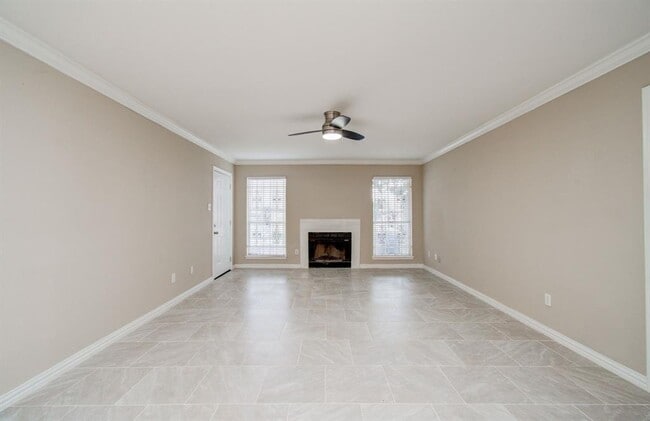 Building Photo - 7400 Bellerive Dr