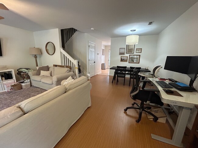 Building Photo - 169 Marquis Ct