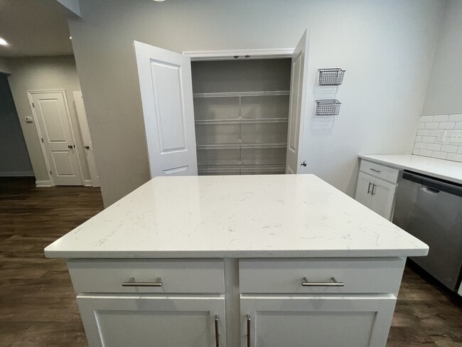 Building Photo - 1178 Commonwealth Cir