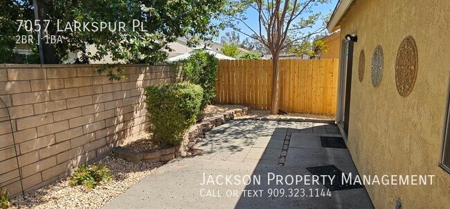 Foto del edificio - 7057 Larkspur Pl