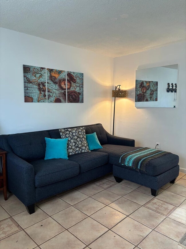 Foto del edificio - 441 NE 5th Ct