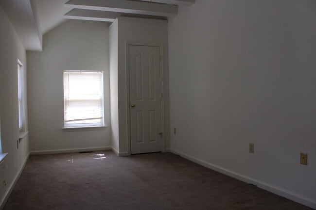 bedroom 1 - 252 Lemonte St