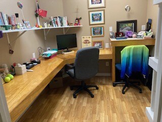 Foto del edificio - 5327 Azinger Ln