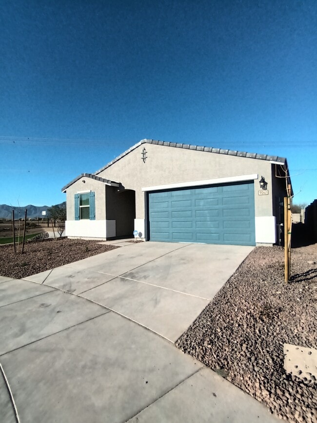 Building Photo - 9042 S 69th Dr