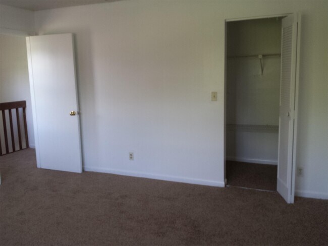 Building Photo - 16311 Country Lake Cir