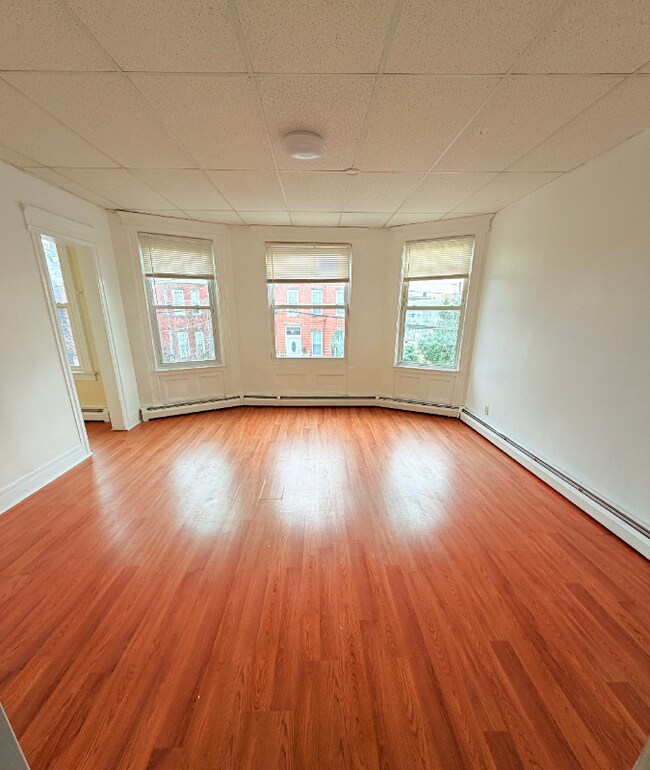 Building Photo - 520 N 3rd St