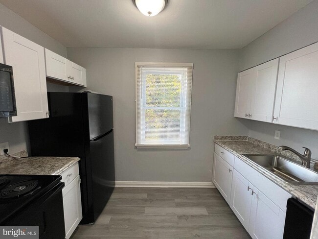 Photo - 110X Gleneagle Rd House