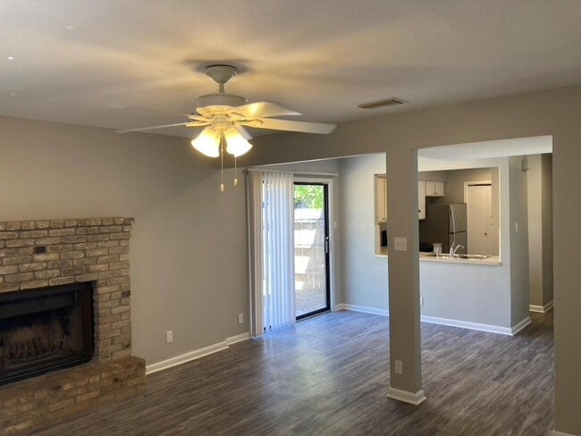Building Photo - 8106 Hood Cir