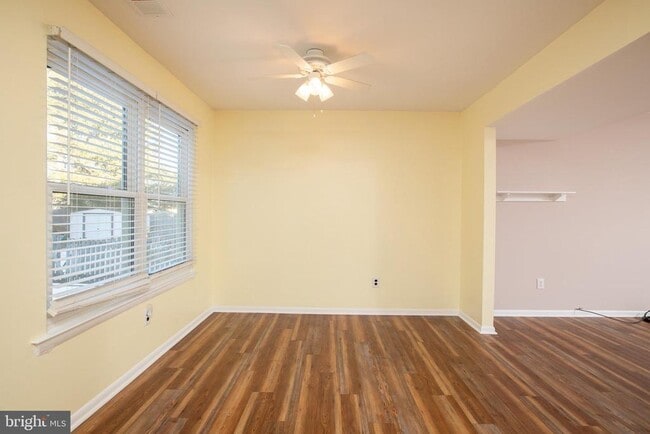 Building Photo - 225 Cedar Dr