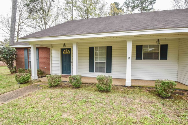 Building Photo - Nice Home in Byram