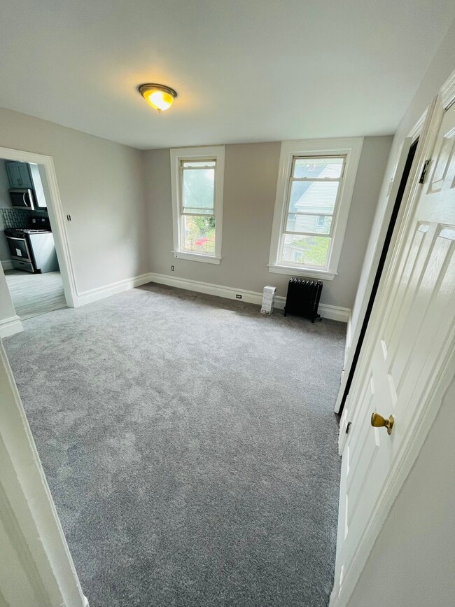 Spacious Living room - 10 Amackassin Ter