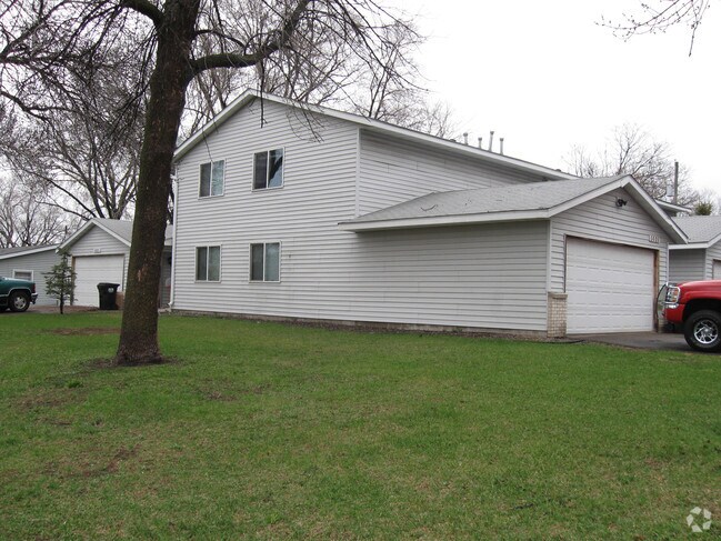 Foto del edificio - 5601-5607 4th St NE