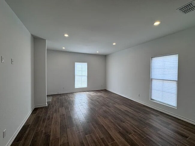 Building Photo - 5703 Saint Joan of Arc Loop