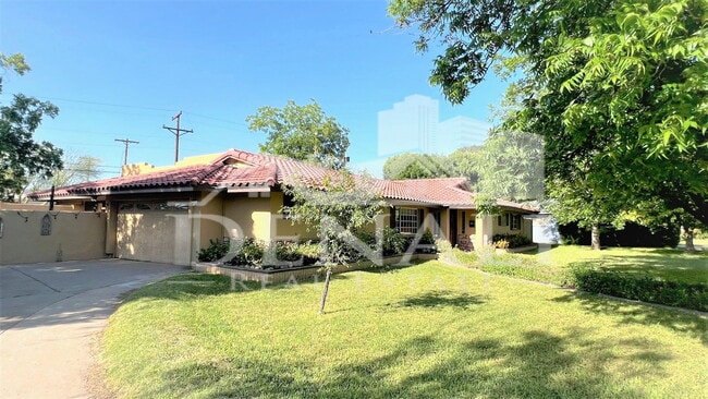 Photo - 3122 E Monterosa St House