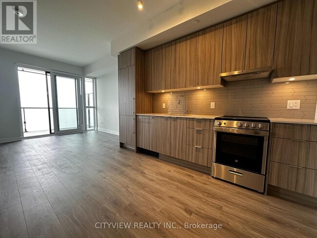 Building Photo - 430-4430 Square One Dr