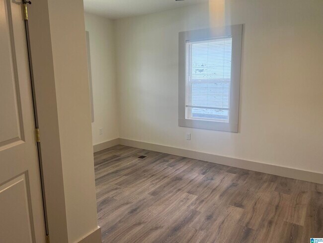 Foto del edificio - 3733 Maple Ave SW