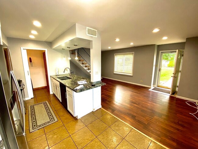 Building Photo - 1534 Cornell Cir