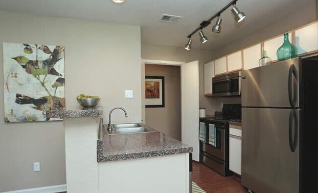 Building Photo - 3 bedroom in Tomball TX 77375