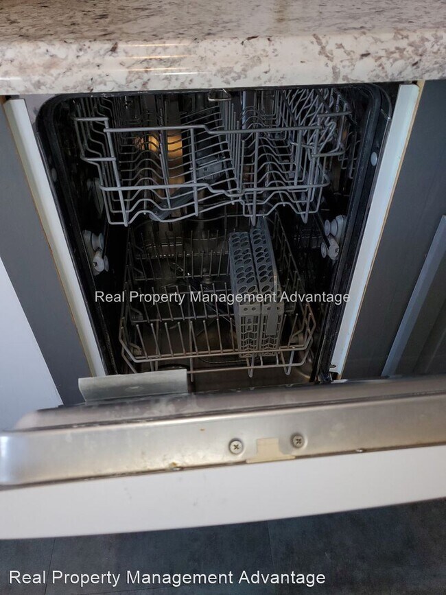 Foto del edificio - 3 br, 1 bath House - 14018 Hobart Ave.