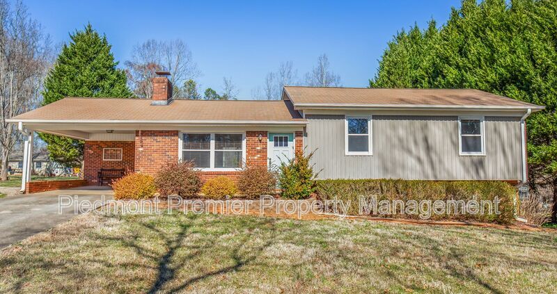 Primary Photo - 533 Brentwood Rd