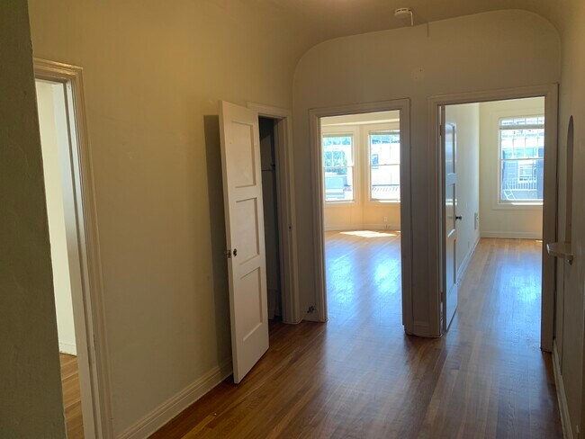 Building Photo - 2285 Bay St