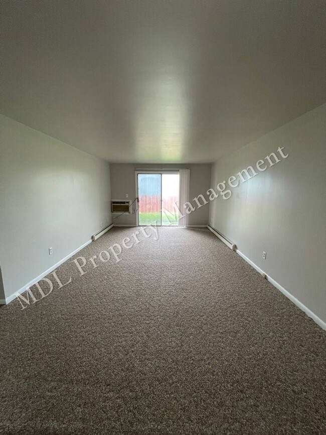 Foto del edificio - 121 N Woodbridge St