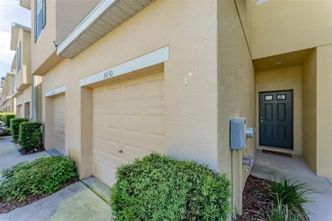 Foto del edificio - Beautiful 2 Bedroom 2.5 Bath Townhome loca...