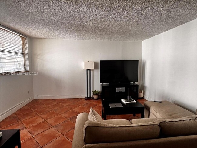 Photo - 1801 S Treasure Dr Apartment