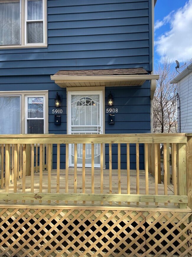 Foto del edificio - 5908-5910 N 37th St. (Duplex)