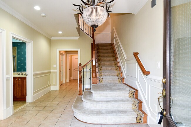 Foyer - 12525 Linda View Ln