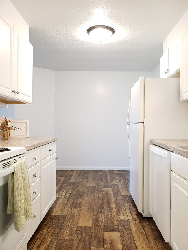 $795, 2 habitaciones. Disponible en julio de 2026. - 502 13th St SE