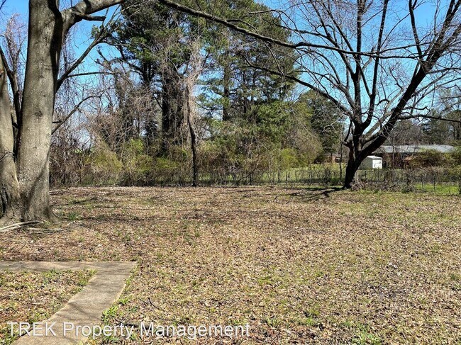 Building Photo - 3 br, 1 bath House - 3226 Dogwood Lane