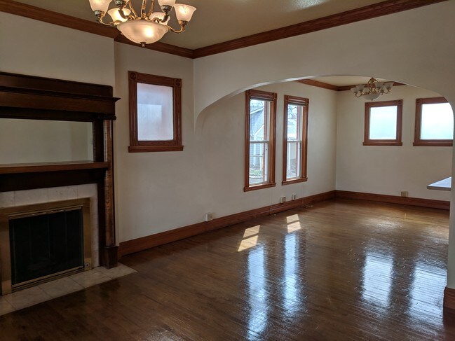 Building Photo - 4239 Umatilla St