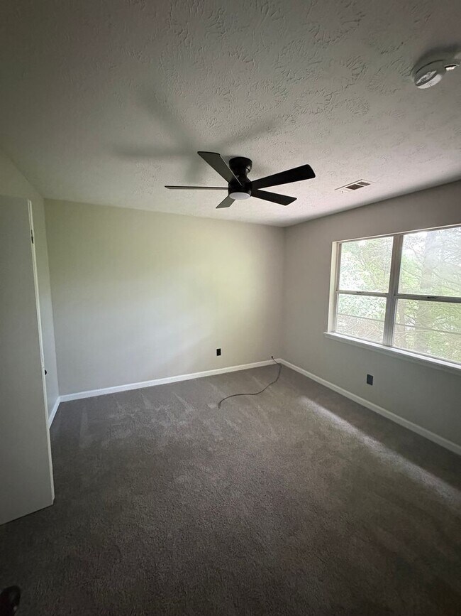Foto del edificio - 2 Bedroom Townhome in Flowery Branch!
