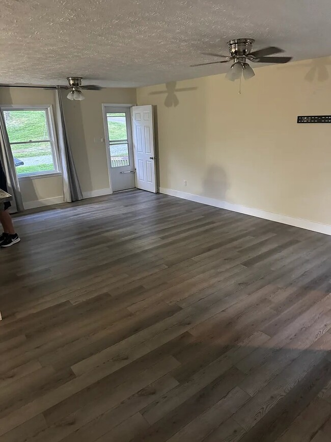 Building Photo - 249 Camp Rock Rd