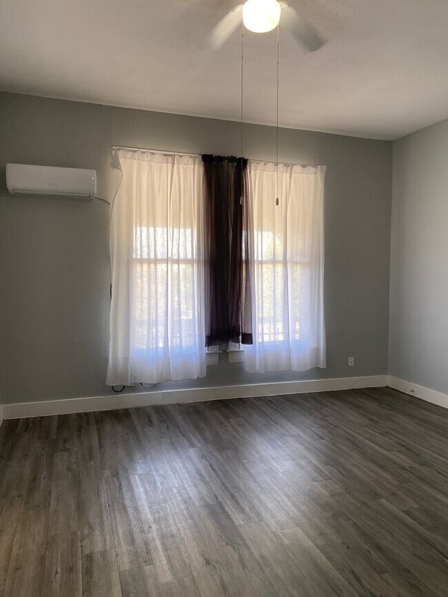 Foto del edificio - 1318 Willow St