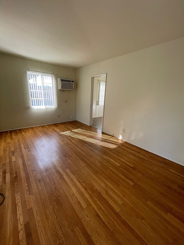 Foto del edificio - 605 S Adams St